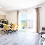 Апартаменты Luxury Penthouse Papic With Jacuzzi & The View Сплит