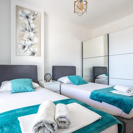 Апартаменты Luxury Penthouse Papic With Jacuzzi & The View *