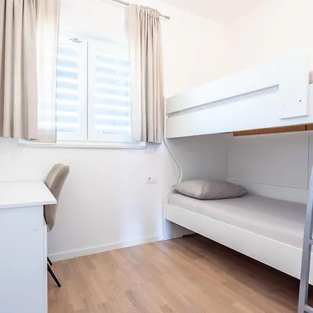 Luxury Penthouse Papic With Jacuzzi & The View Daire Split