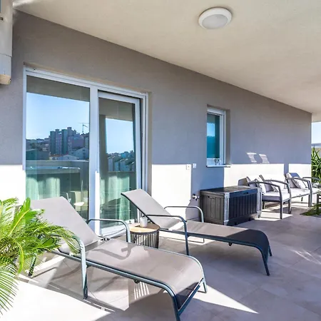 Apartment Luxury Penthouse Papic With Jacuzzi & The View Split
