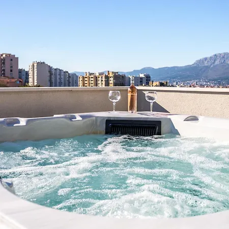 Luxury Penthouse Papic With Jacuzzi & The View Split