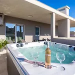 Luxury Penthouse Papic With Jacuzzi & The View Apartman Split