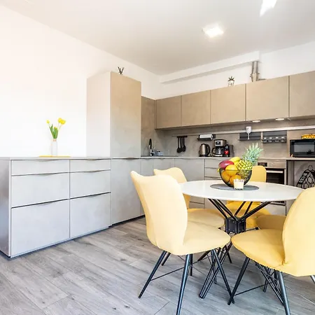 Luxury Penthouse Papic With Jacuzzi & The View Appartamento