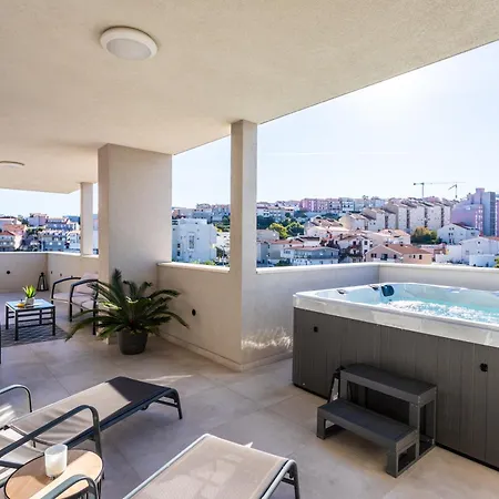 Luxury Penthouse Papic With Jacuzzi & The View *